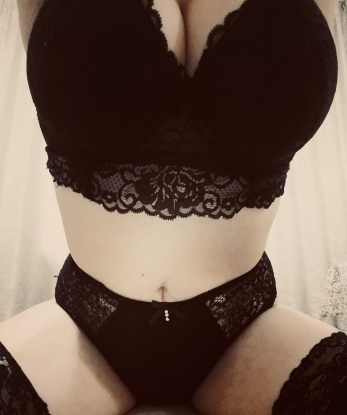 Я могу предложить тебе уникальный опыт, полный страсти и удовольствия. У меня есть все, чтобы удовлетворить твои самые глубокие фантазии. Мои услуги включают классический секс, оральный секс, массаж и многое другое. Я также открыта для экспериментов и новых приключений. Кроме того, я заботливая слушательница и хороший собеседник. А мои клиенты всегда говорят обо мне в самых лестных отзывах 😉 Если ты ищешь настоящую страстную проститутку в Москве, не стесняйся связаться со мной. Жду встречи с нетерпением! 🌸💋 8864, 22 года